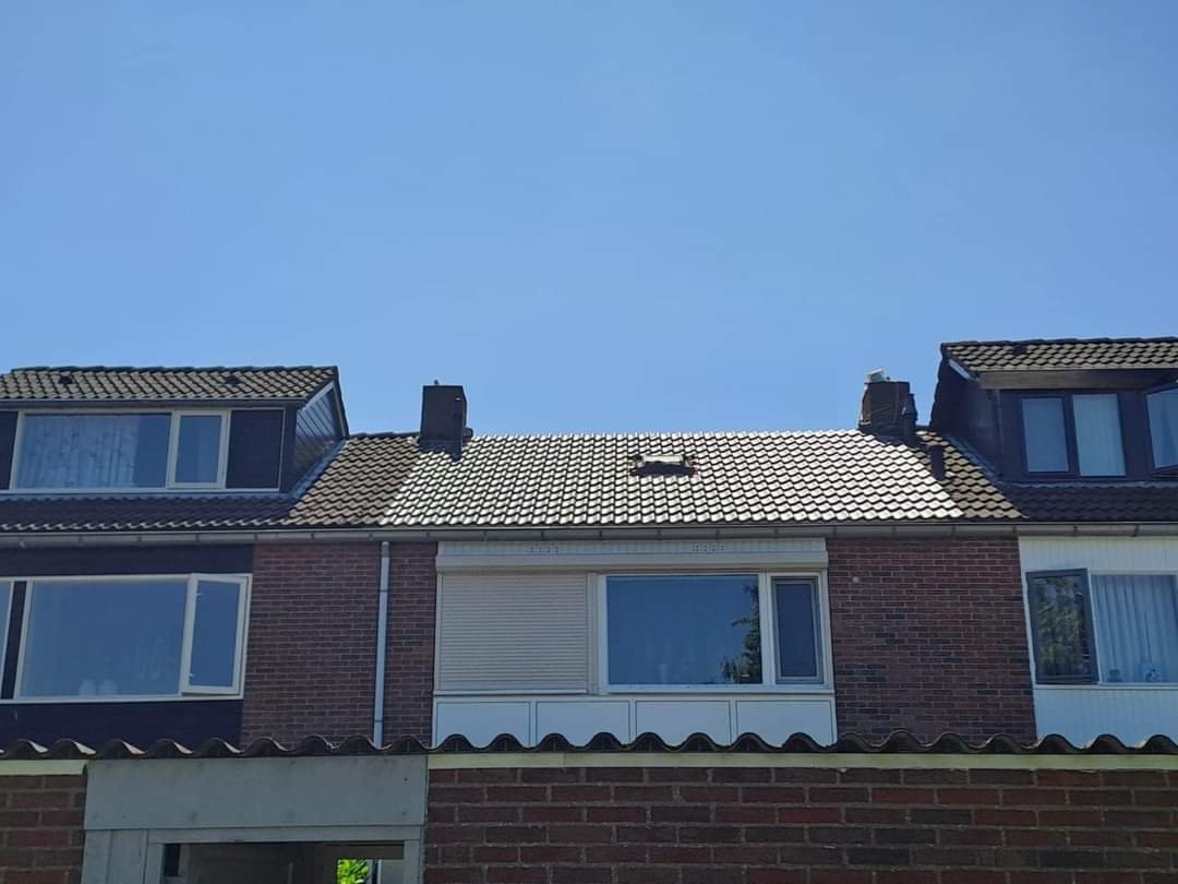 FB_IMG_1724659938563 pannendak na vernieuwing dakpannen klant